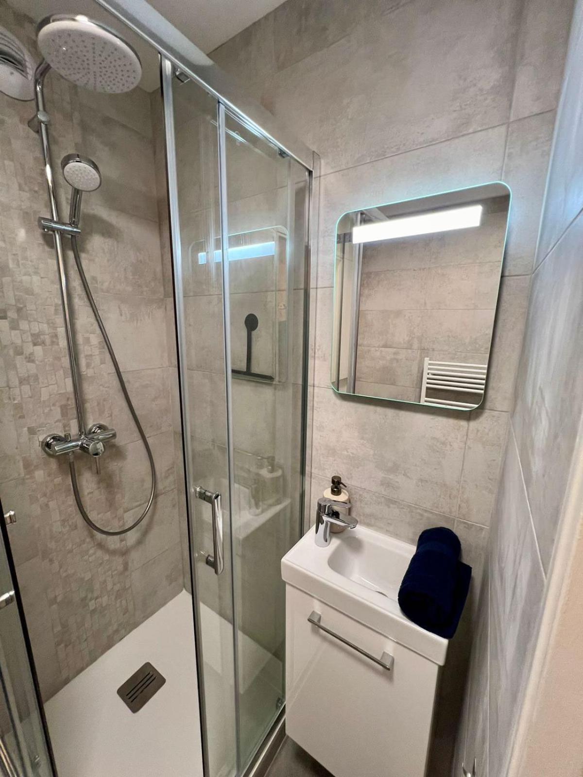 Studio Climatise, Cosy Et Calme Au Centre Ville Antibes Kültér fotó